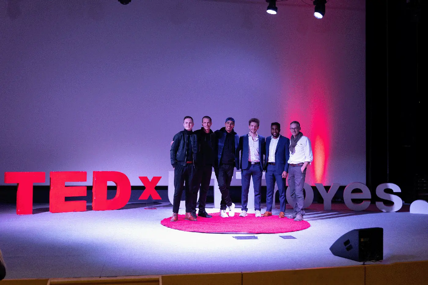 Photo de groupe des speakers et de l'équipe 2023