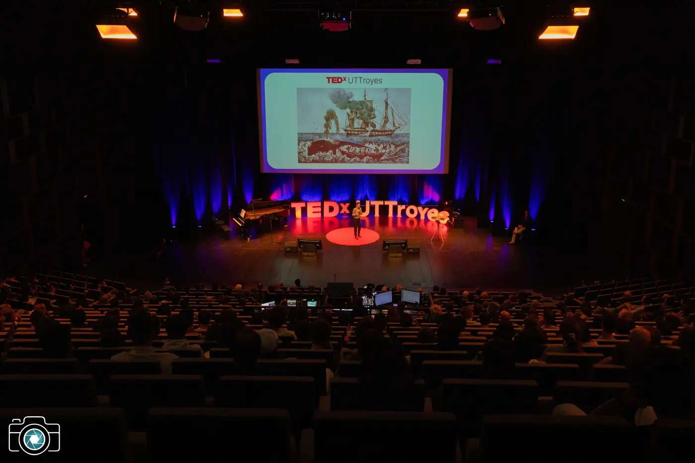 La scène du TEDxUTTroyes 2024